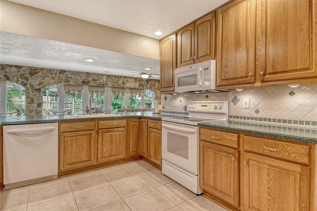 For Sale: $637,400 (4 beds, 2 baths, 2672 Square Feet)