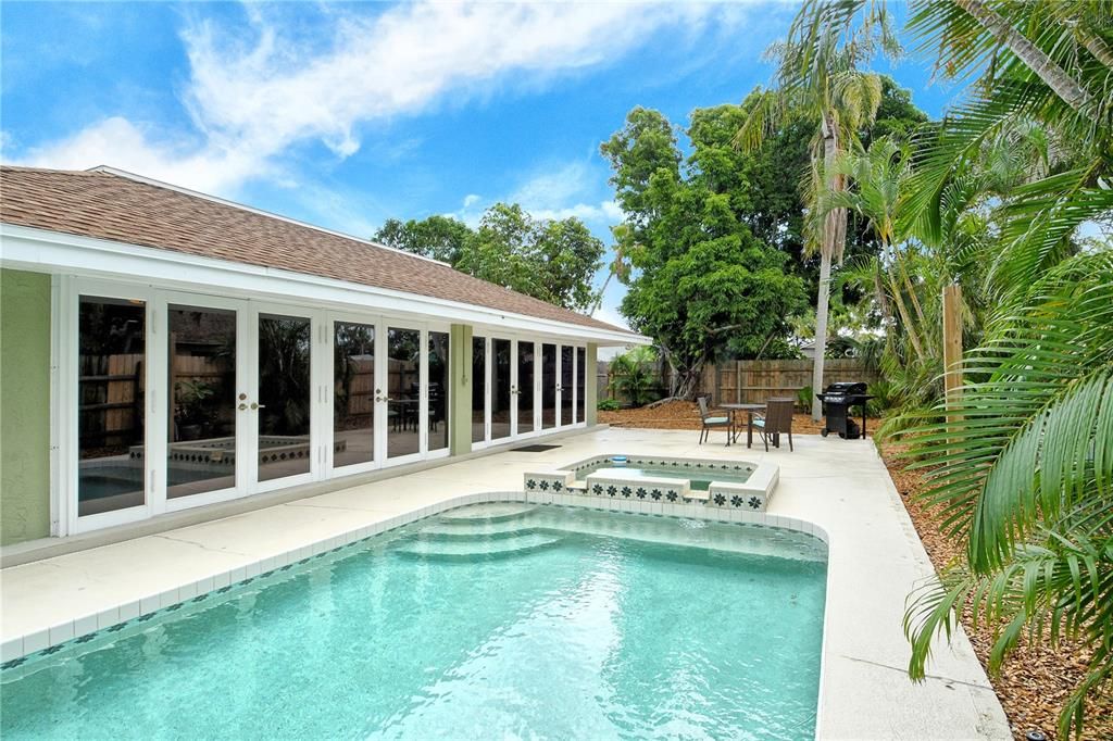 For Sale: $637,400 (4 beds, 2 baths, 2672 Square Feet)