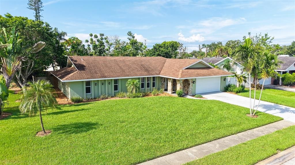 For Sale: $637,400 (4 beds, 2 baths, 2672 Square Feet)