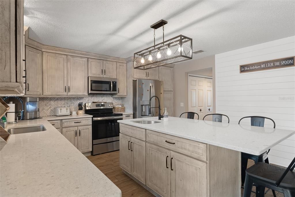 For Sale: $444,900 (4 beds, 3 baths, 3035 Square Feet)