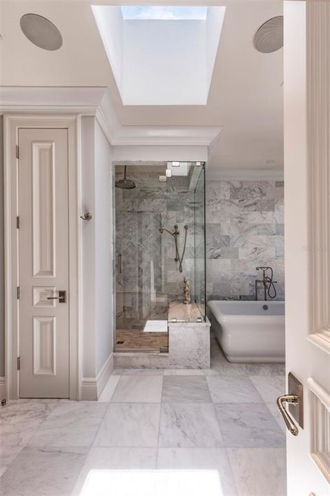For Sale: $4,295,000 (3 beds, 3 baths, 4231 Square Feet)