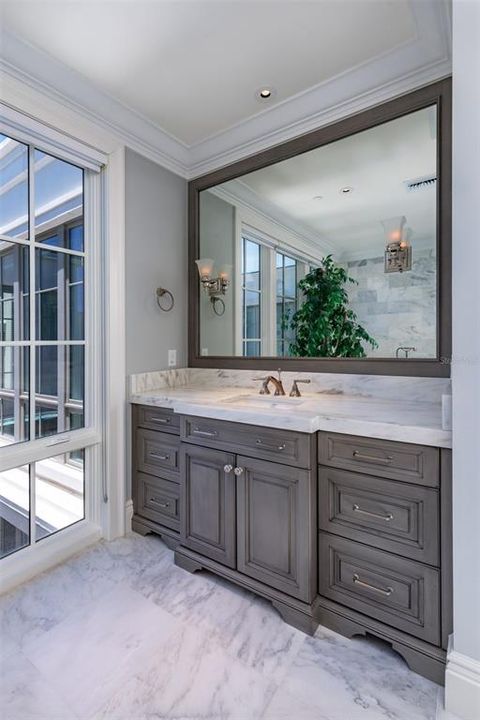 For Sale: $4,295,000 (3 beds, 3 baths, 4231 Square Feet)