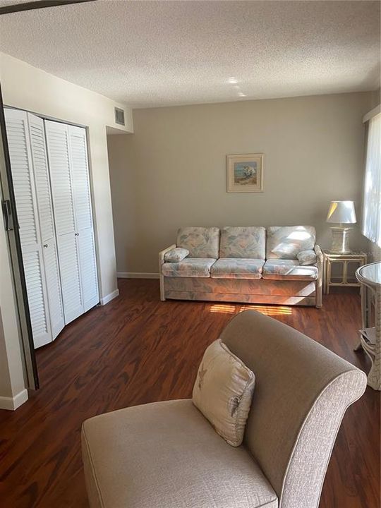 For Rent: $1,800 (2 beds, 2 baths, 888 Square Feet)