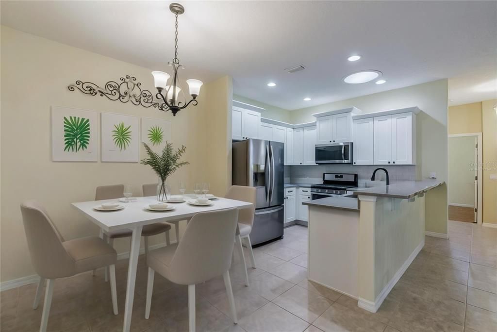 For Sale: $335,000 (2 beds, 2 baths, 1544 Square Feet)