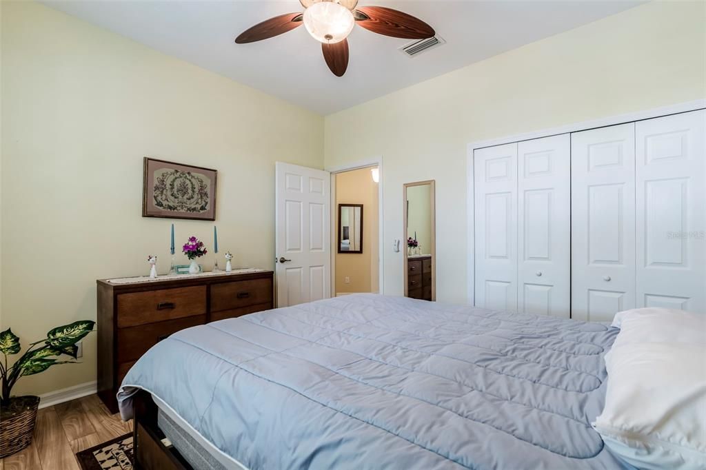 For Sale: $335,000 (2 beds, 2 baths, 1544 Square Feet)