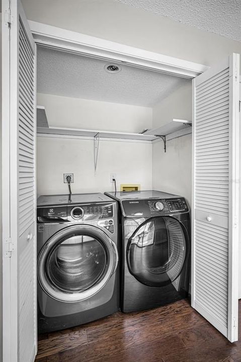 Activo con contrato: $350,000 (3 camas, 2 baños, 1445 Pies cuadrados)