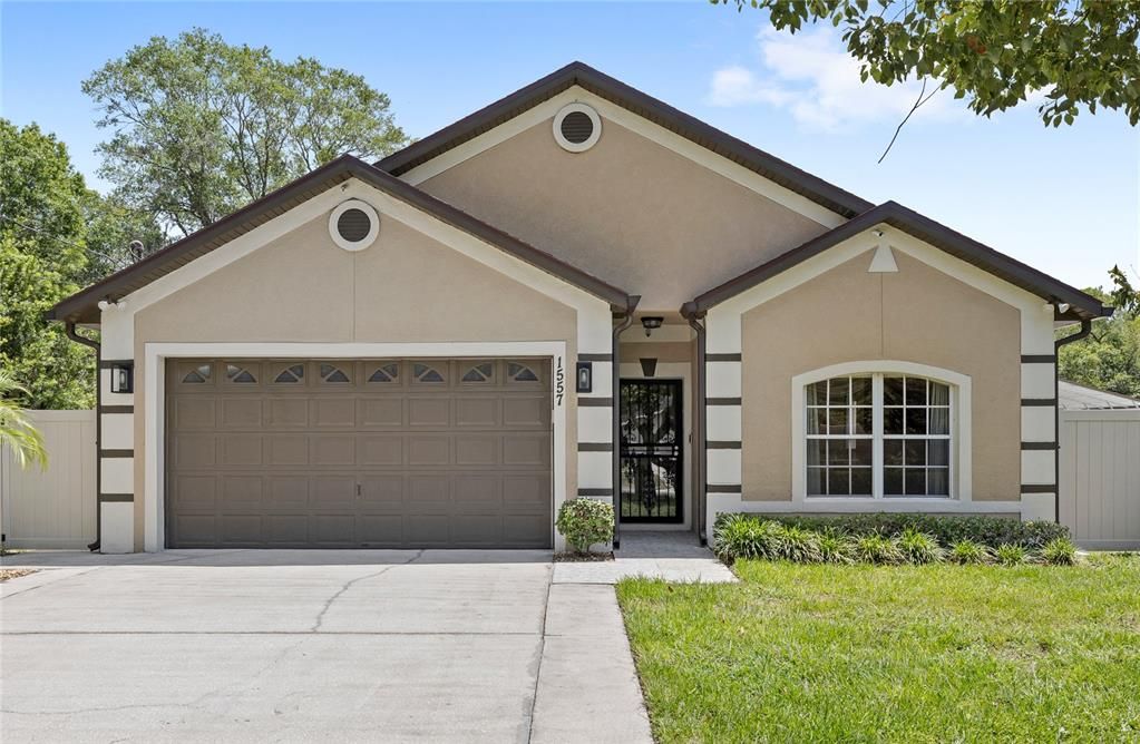 For Sale: $700,000 (4 beds, 2 baths, 2215 Square Feet)
