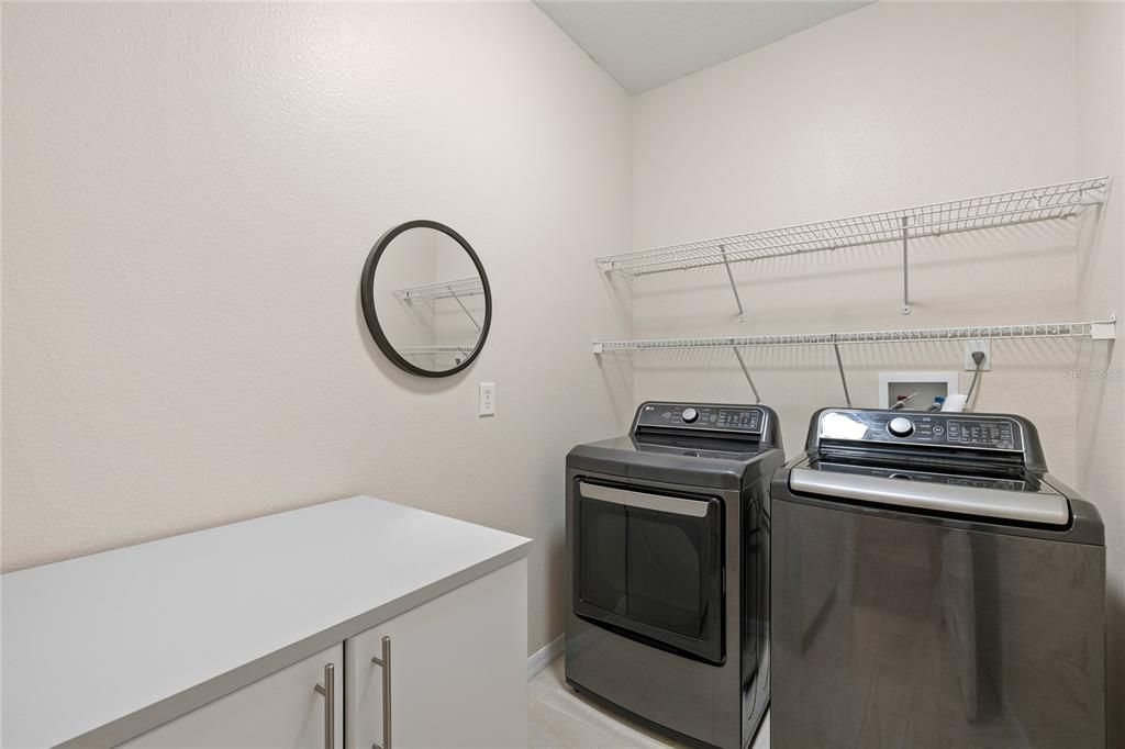 For Sale: $700,000 (4 beds, 2 baths, 2215 Square Feet)