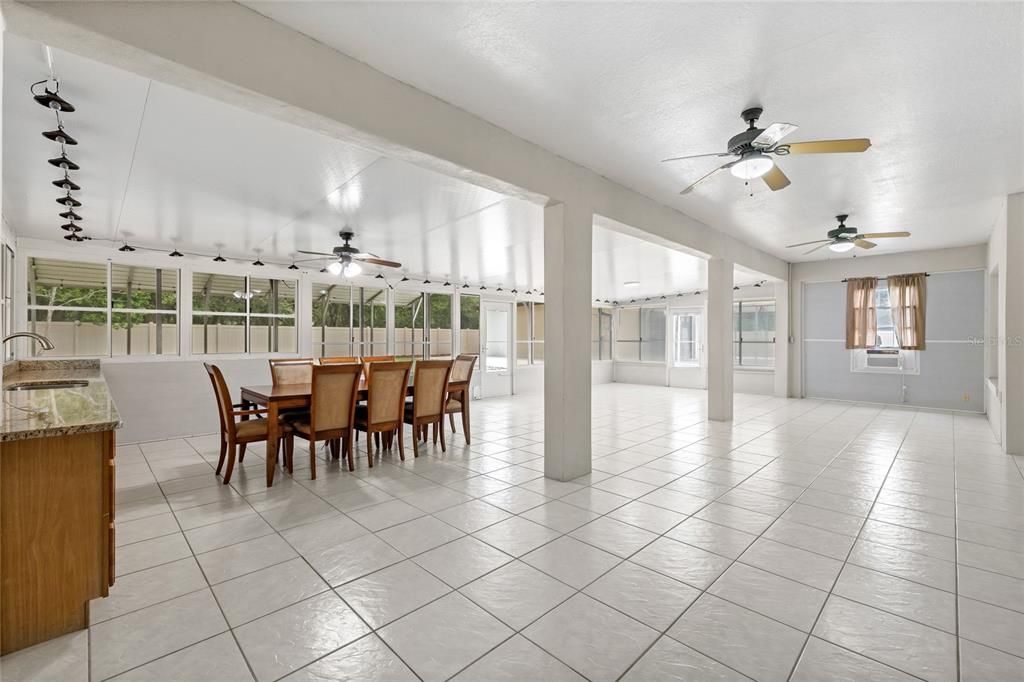 For Sale: $700,000 (4 beds, 2 baths, 2215 Square Feet)