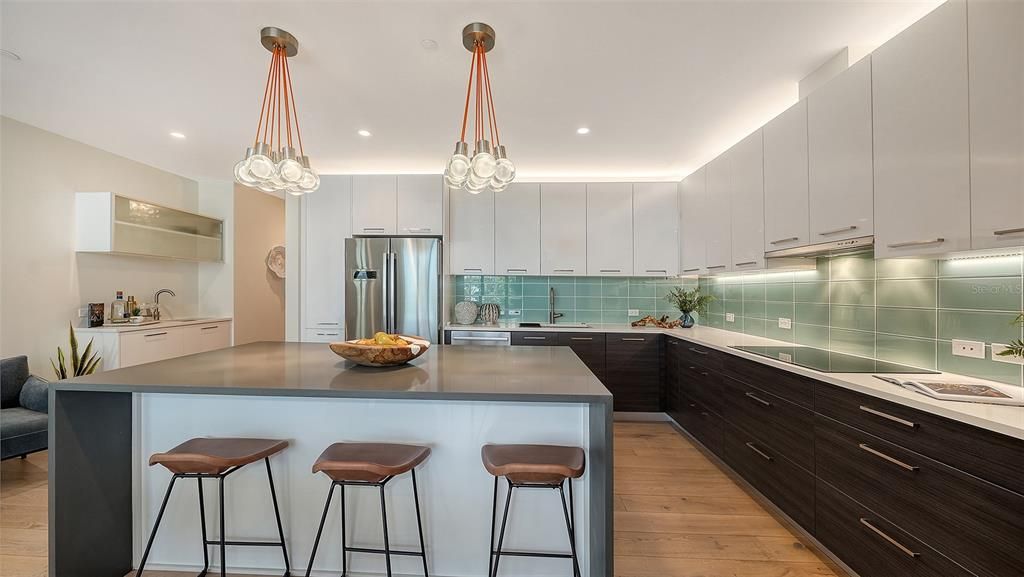 For Sale: $1,595,000 (3 beds, 3 baths, 2291 Square Feet)