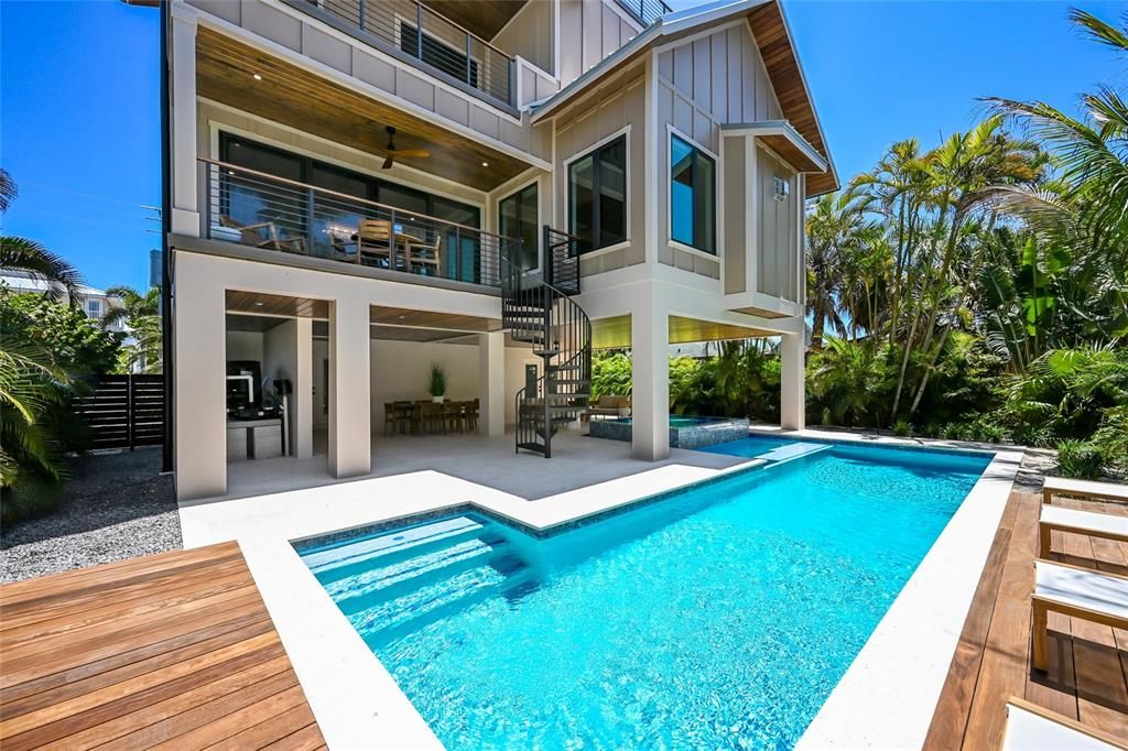 For Sale: $4,495,000 (4 beds, 4 baths, 2602 Square Feet)