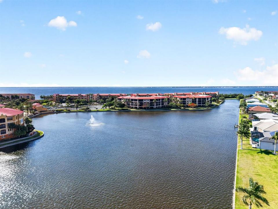 На продажу: $925,000 (2 спален, 2 ванн, 1896 Квадратных фут)