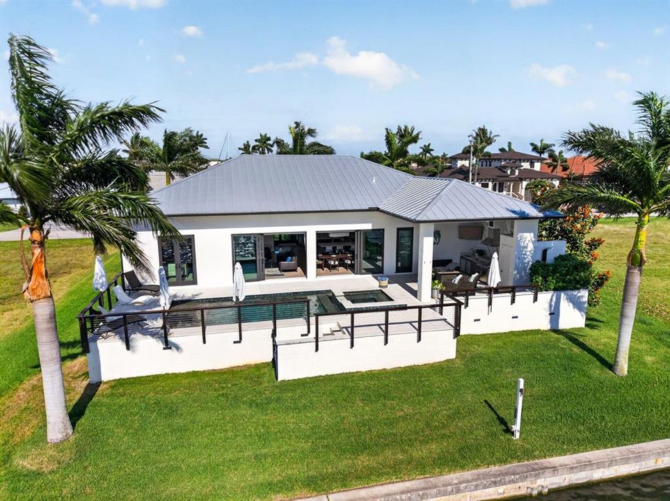 На продажу: $925,000 (2 спален, 2 ванн, 1896 Квадратных фут)