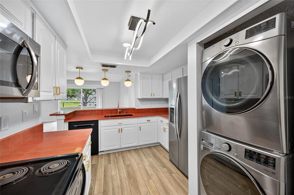 For Rent: $1,950 (3 beds, 2 baths, 1320 Square Feet)