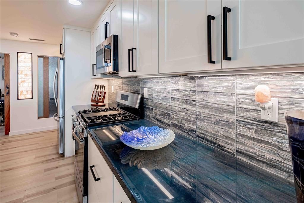 For Sale: $995,000 (3 beds, 3 baths, 2286 Square Feet)