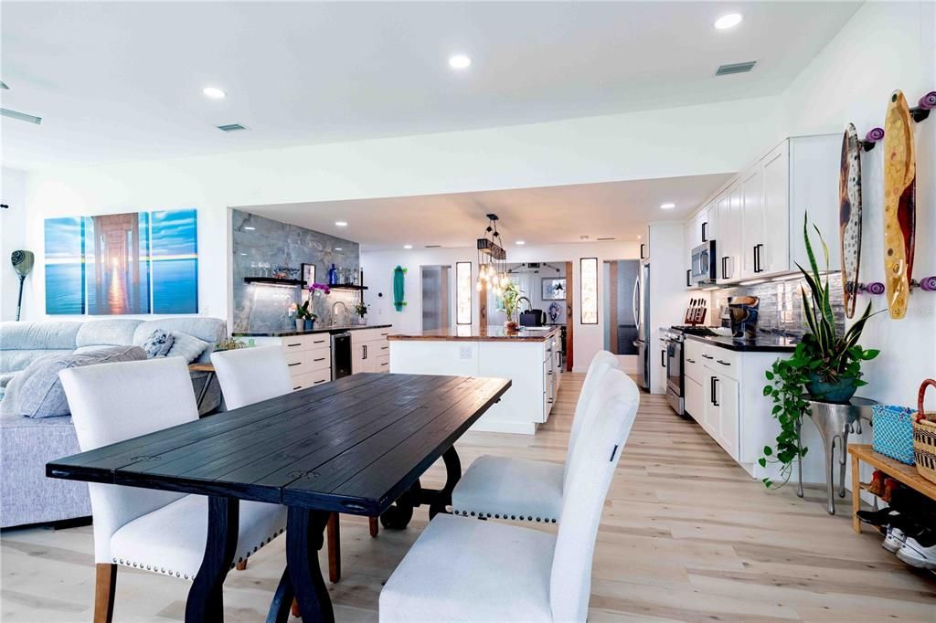 For Sale: $995,000 (3 beds, 3 baths, 2286 Square Feet)
