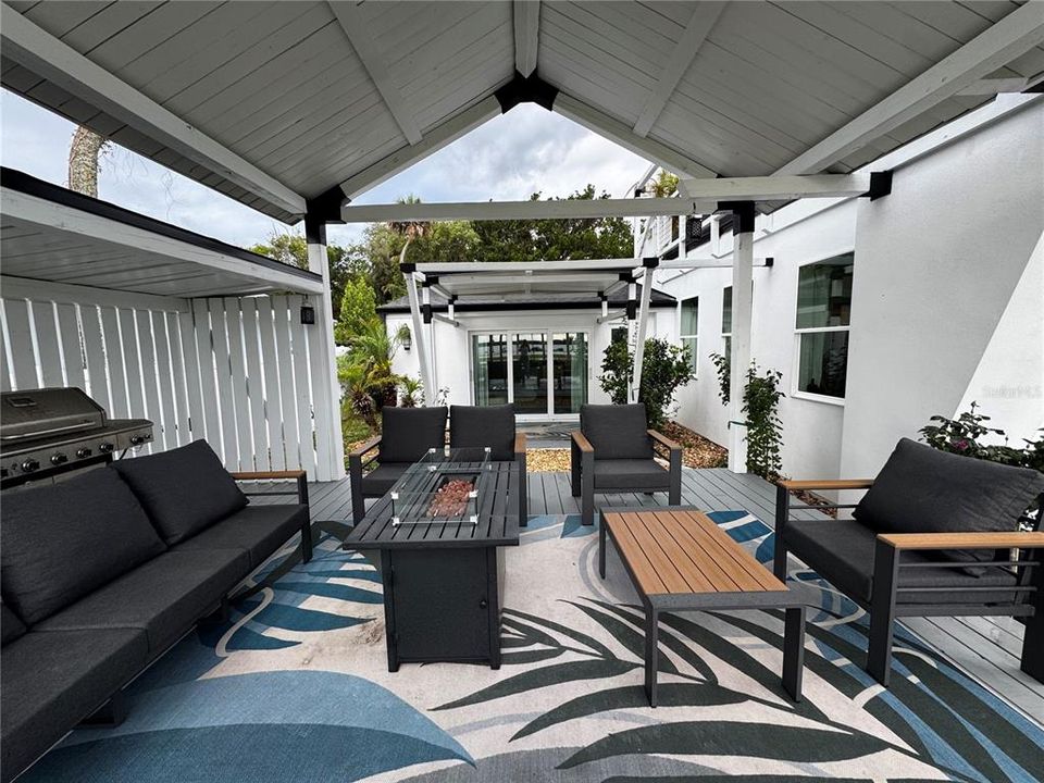 For Sale: $995,000 (3 beds, 3 baths, 2286 Square Feet)