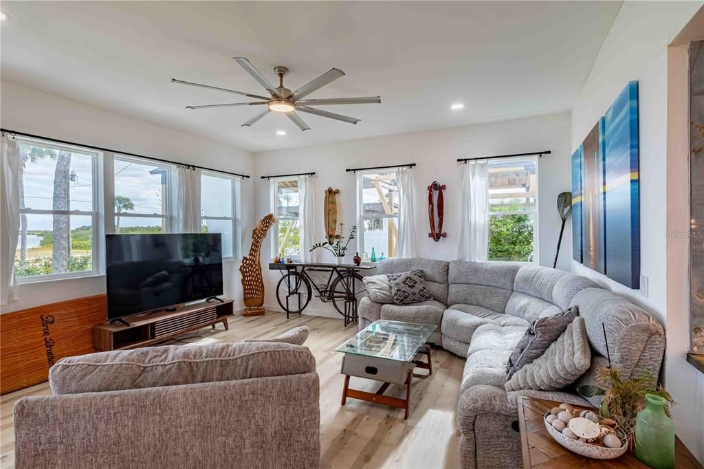 For Sale: $995,000 (3 beds, 3 baths, 2286 Square Feet)