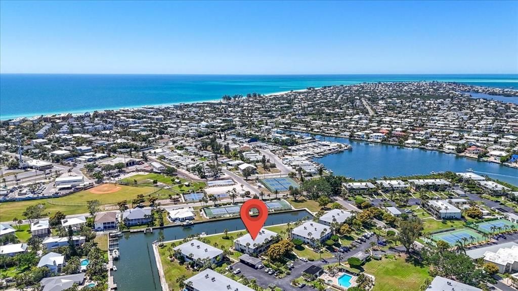 For Sale: $549,000 (2 beds, 2 baths, 1258 Square Feet)