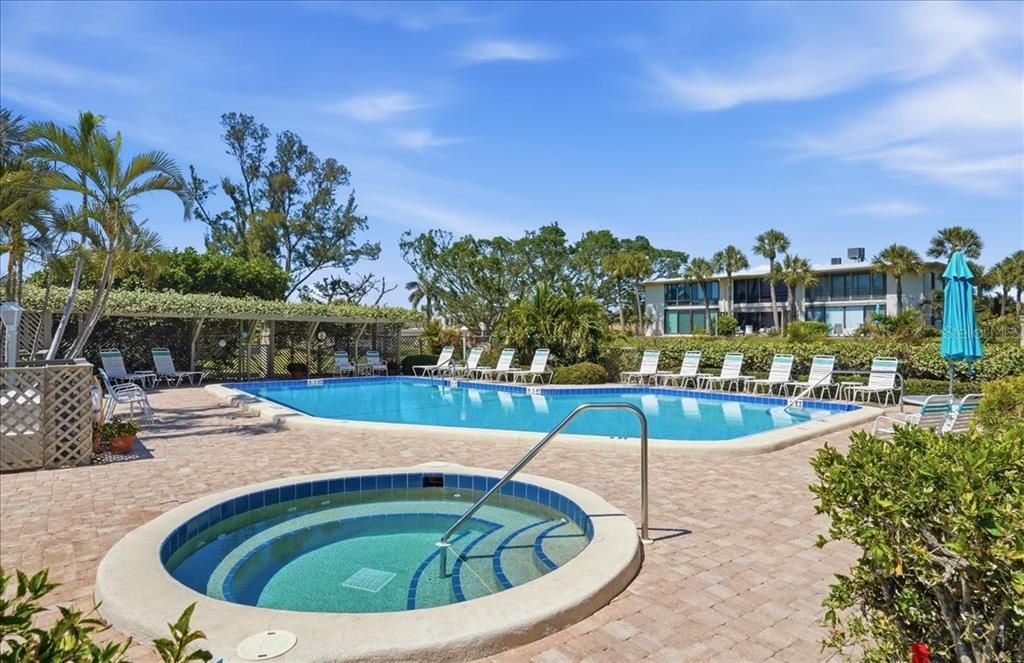 For Sale: $549,000 (2 beds, 2 baths, 1258 Square Feet)