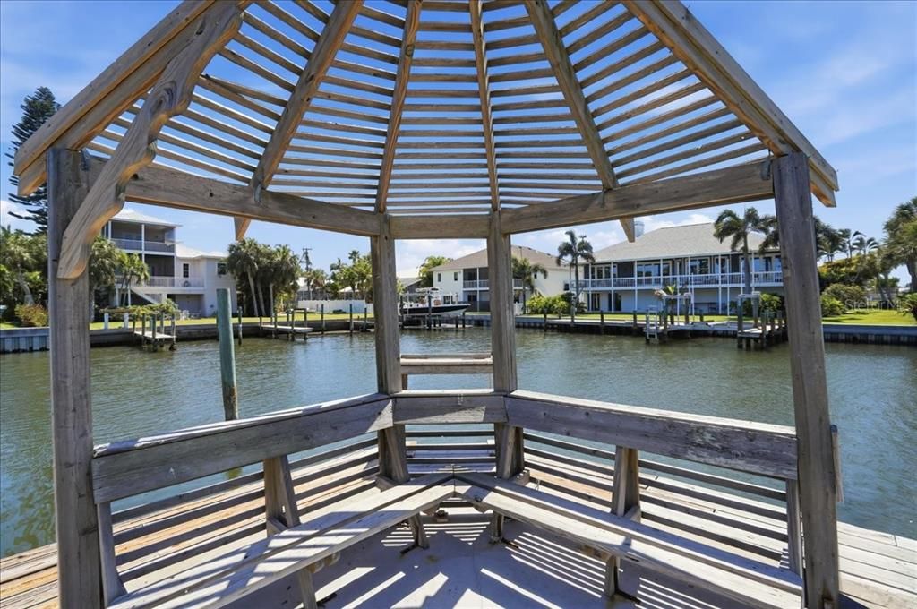For Sale: $549,000 (2 beds, 2 baths, 1258 Square Feet)