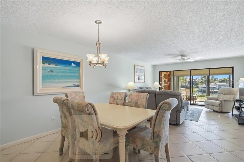 For Sale: $549,000 (2 beds, 2 baths, 1258 Square Feet)
