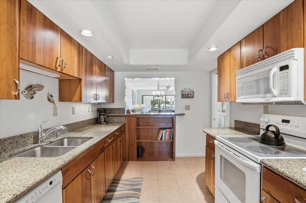 For Sale: $549,000 (2 beds, 2 baths, 1258 Square Feet)