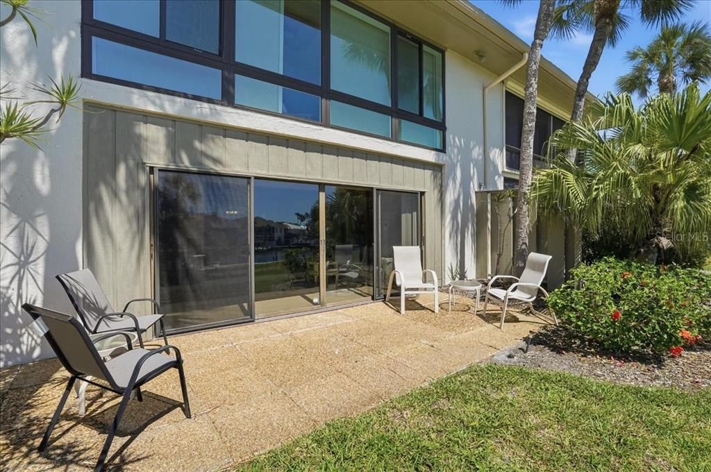For Sale: $549,000 (2 beds, 2 baths, 1258 Square Feet)