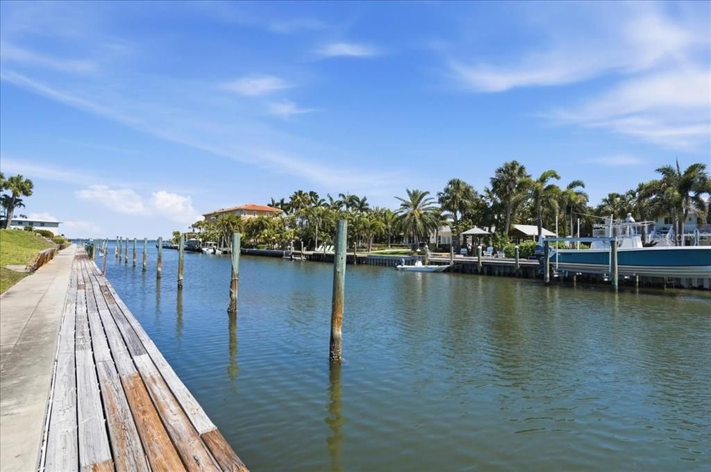 For Sale: $549,000 (2 beds, 2 baths, 1258 Square Feet)