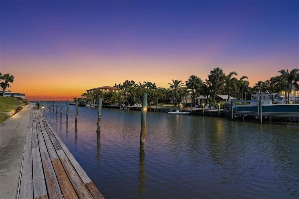 For Sale: $549,000 (2 beds, 2 baths, 1258 Square Feet)