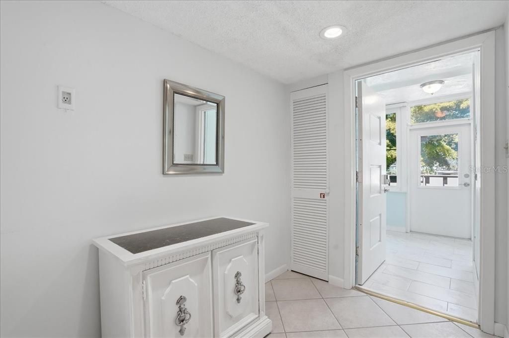 For Sale: $549,000 (2 beds, 2 baths, 1258 Square Feet)