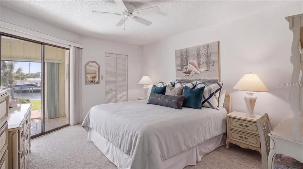 For Sale: $549,000 (2 beds, 2 baths, 1258 Square Feet)