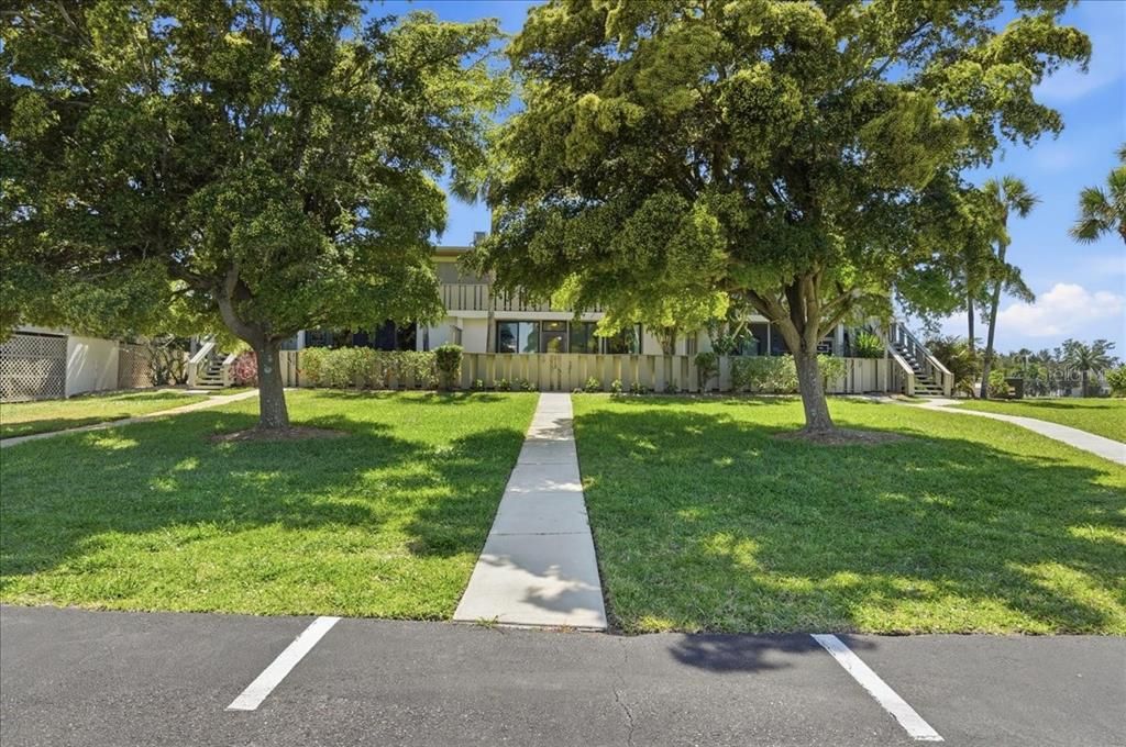 For Sale: $549,000 (2 beds, 2 baths, 1258 Square Feet)