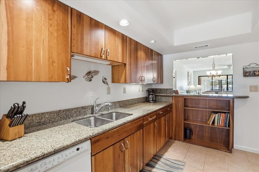 For Sale: $549,000 (2 beds, 2 baths, 1258 Square Feet)