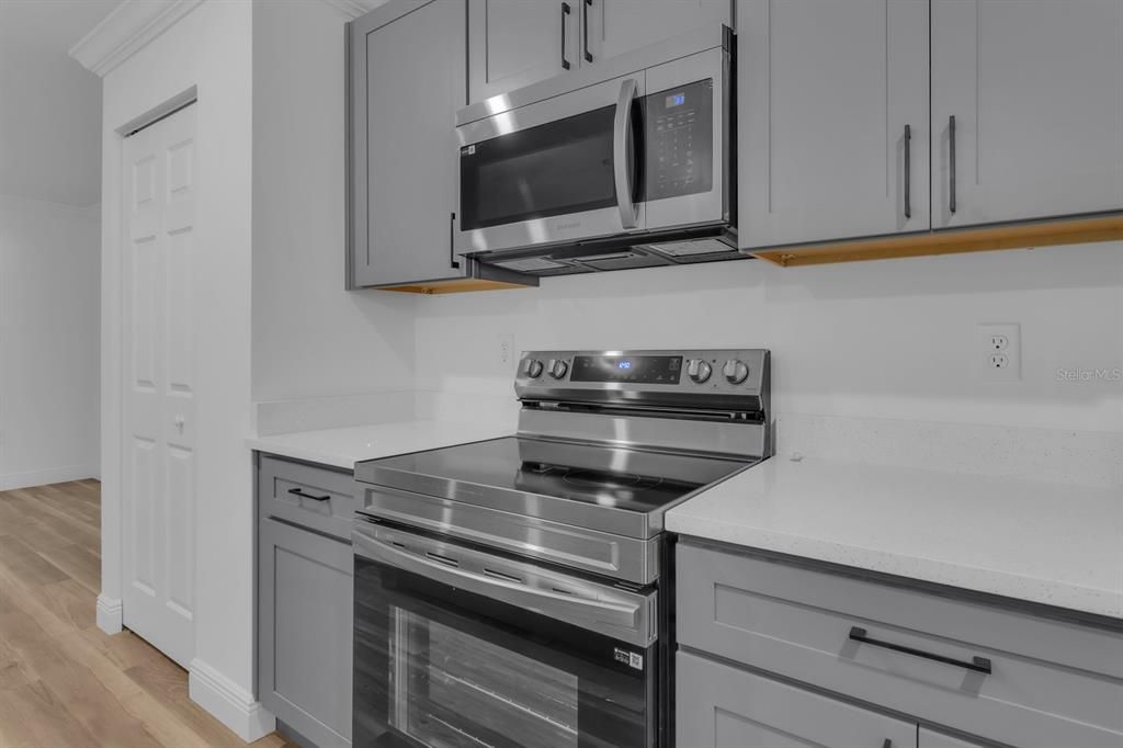 En Venta: $337,000 (4 camas, 2 baños, 1884 Pies cuadrados)