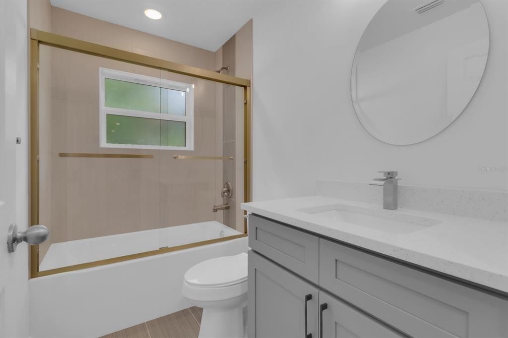 En Venta: $337,000 (4 camas, 2 baños, 1884 Pies cuadrados)