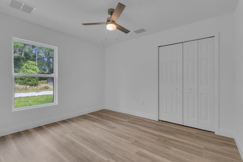 En Venta: $337,000 (4 camas, 2 baños, 1884 Pies cuadrados)
