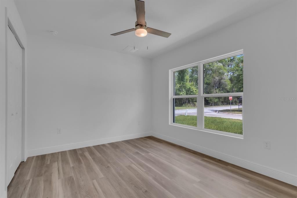 En Venta: $337,000 (4 camas, 2 baños, 1884 Pies cuadrados)