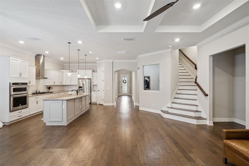 En Venta: $744,900 (4 camas, 3 baños, 3011 Pies cuadrados)