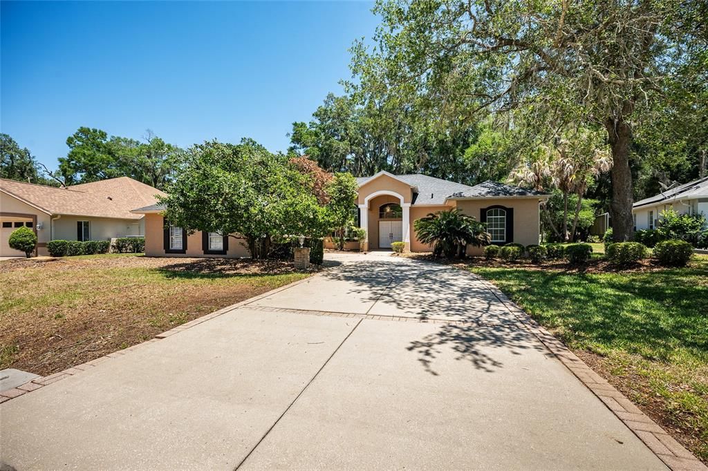 Active With Contract: $342,000 (2 beds, 2 baths, 2490 Square Feet)