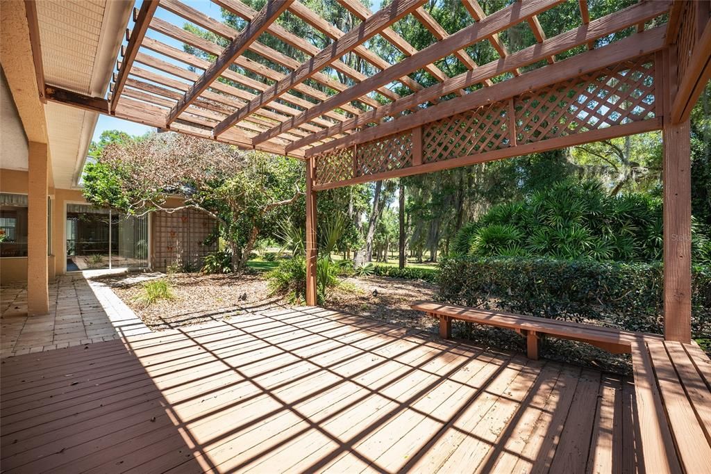 Active With Contract: $342,000 (2 beds, 2 baths, 2490 Square Feet)