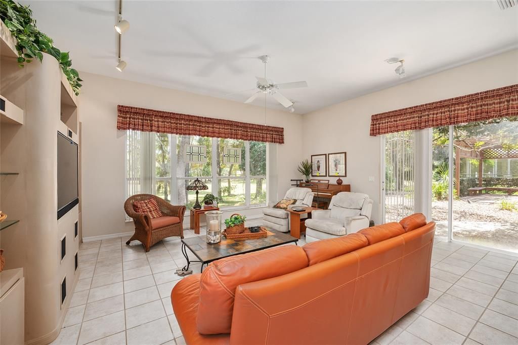 Active With Contract: $342,000 (2 beds, 2 baths, 2490 Square Feet)