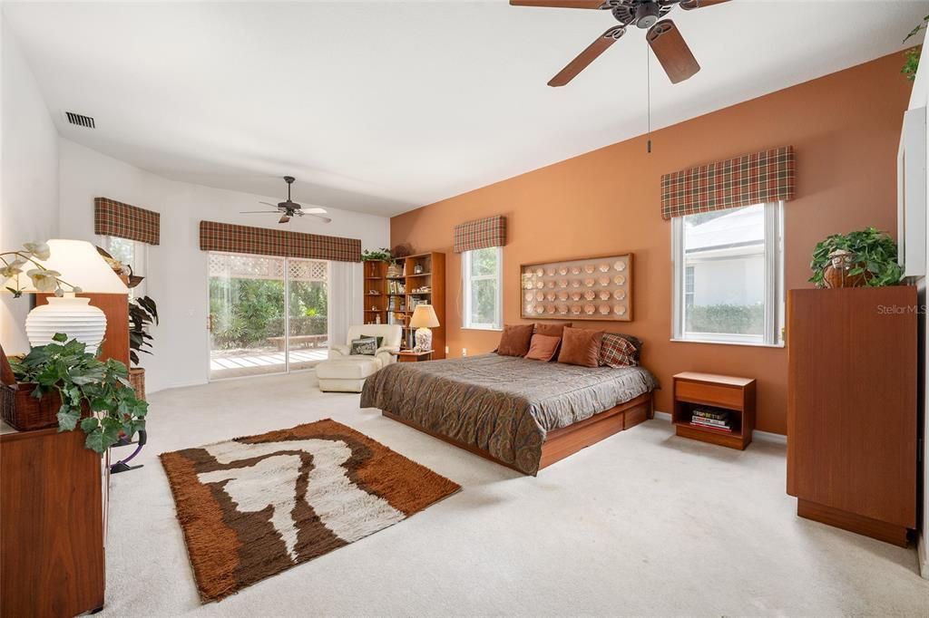 Active With Contract: $342,000 (2 beds, 2 baths, 2490 Square Feet)
