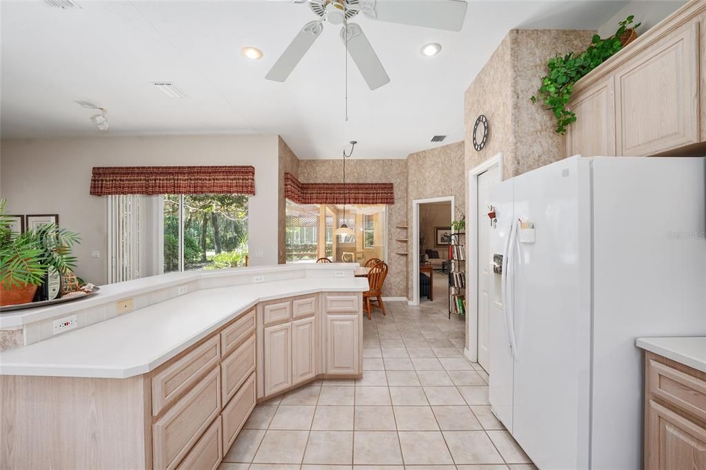 Active With Contract: $342,000 (2 beds, 2 baths, 2490 Square Feet)