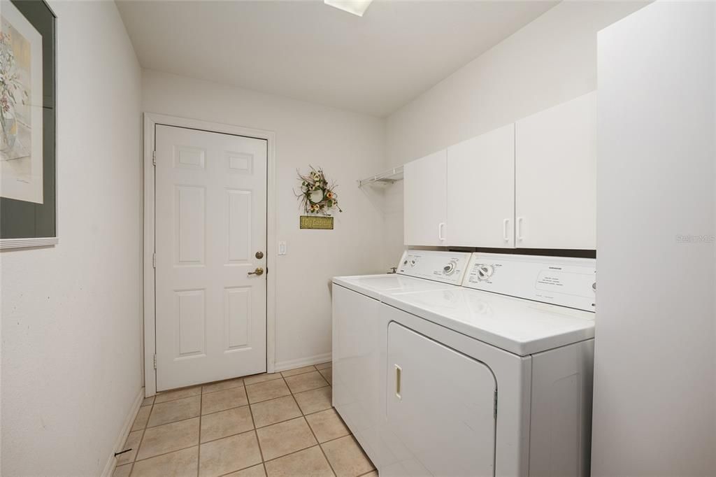 Active With Contract: $342,000 (2 beds, 2 baths, 2490 Square Feet)