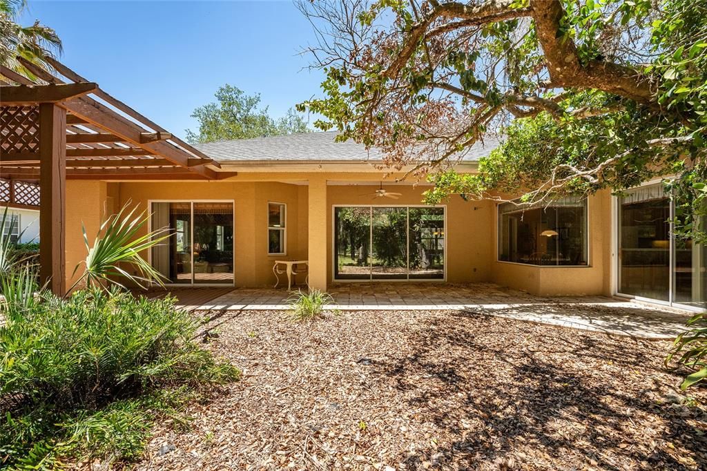 Active With Contract: $342,000 (2 beds, 2 baths, 2490 Square Feet)