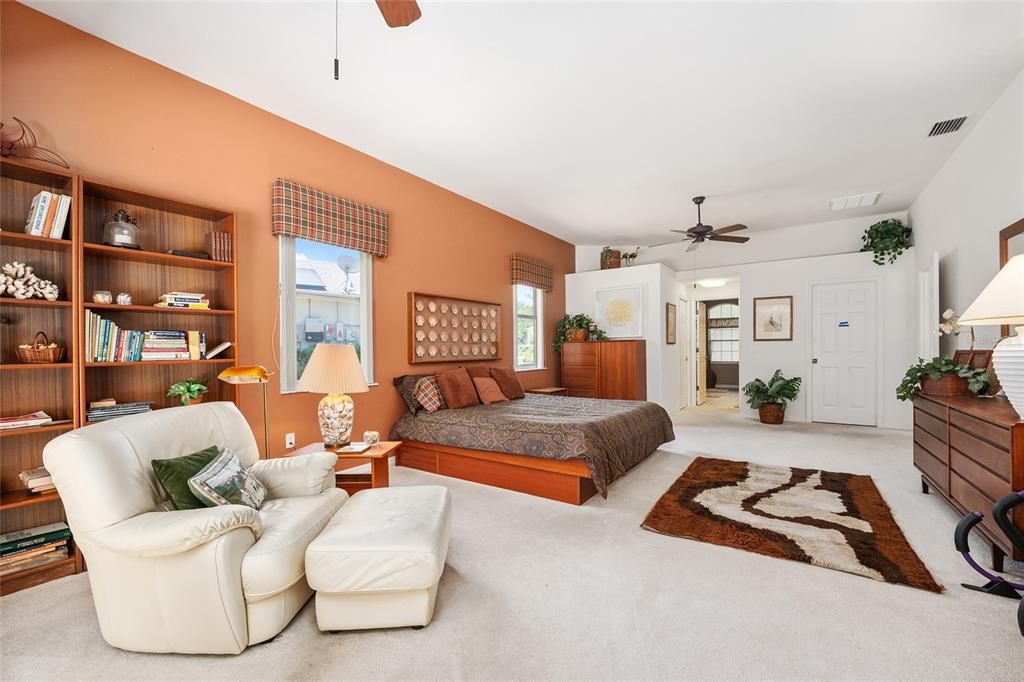 Active With Contract: $342,000 (2 beds, 2 baths, 2490 Square Feet)
