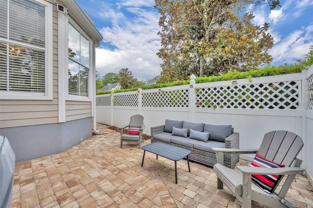Active With Contract: $829,999 (3 beds, 2 baths, 2078 Square Feet)