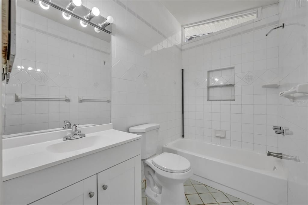 En Venta: $470,000 (4 camas, 2 baños, 2196 Pies cuadrados)