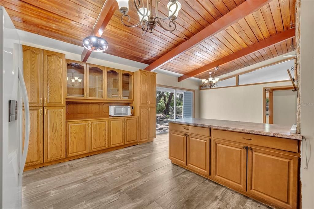 En Venta: $470,000 (4 camas, 2 baños, 2196 Pies cuadrados)